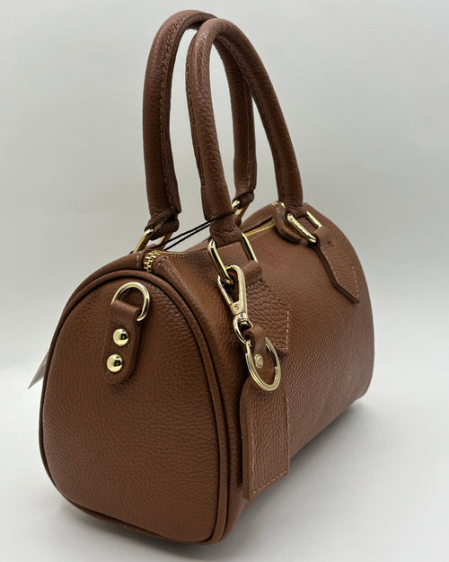 Borsa a mano e tracolla Alaincox brand genovese modello Bauletto Small 100% vera pelle toscana martellata colore cuoio Made in Italy