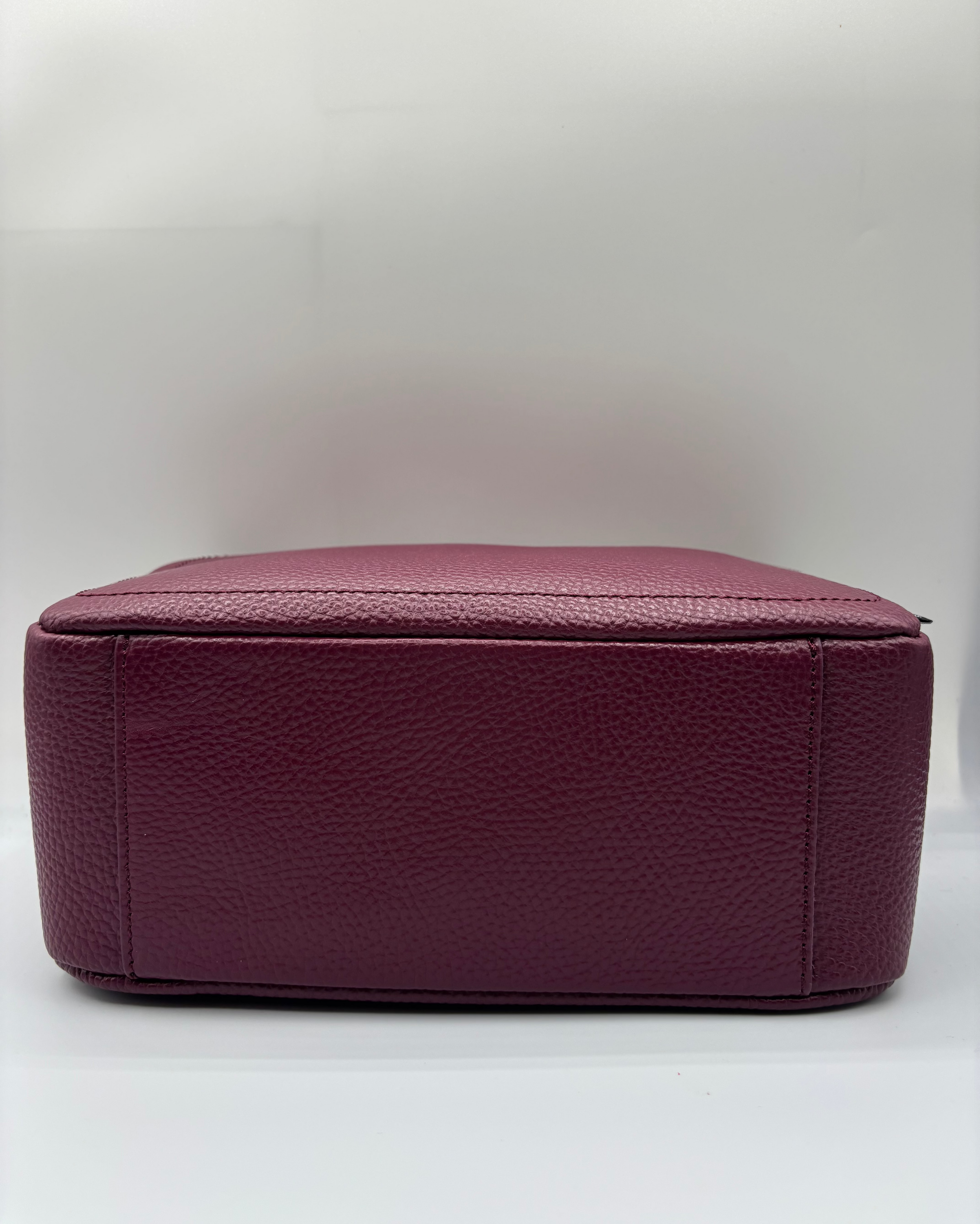 Borsa a tracolla Alaincox brand genovese modello Genova 100% vera pelle toscana martellata colore rosso due zip Made in Italy