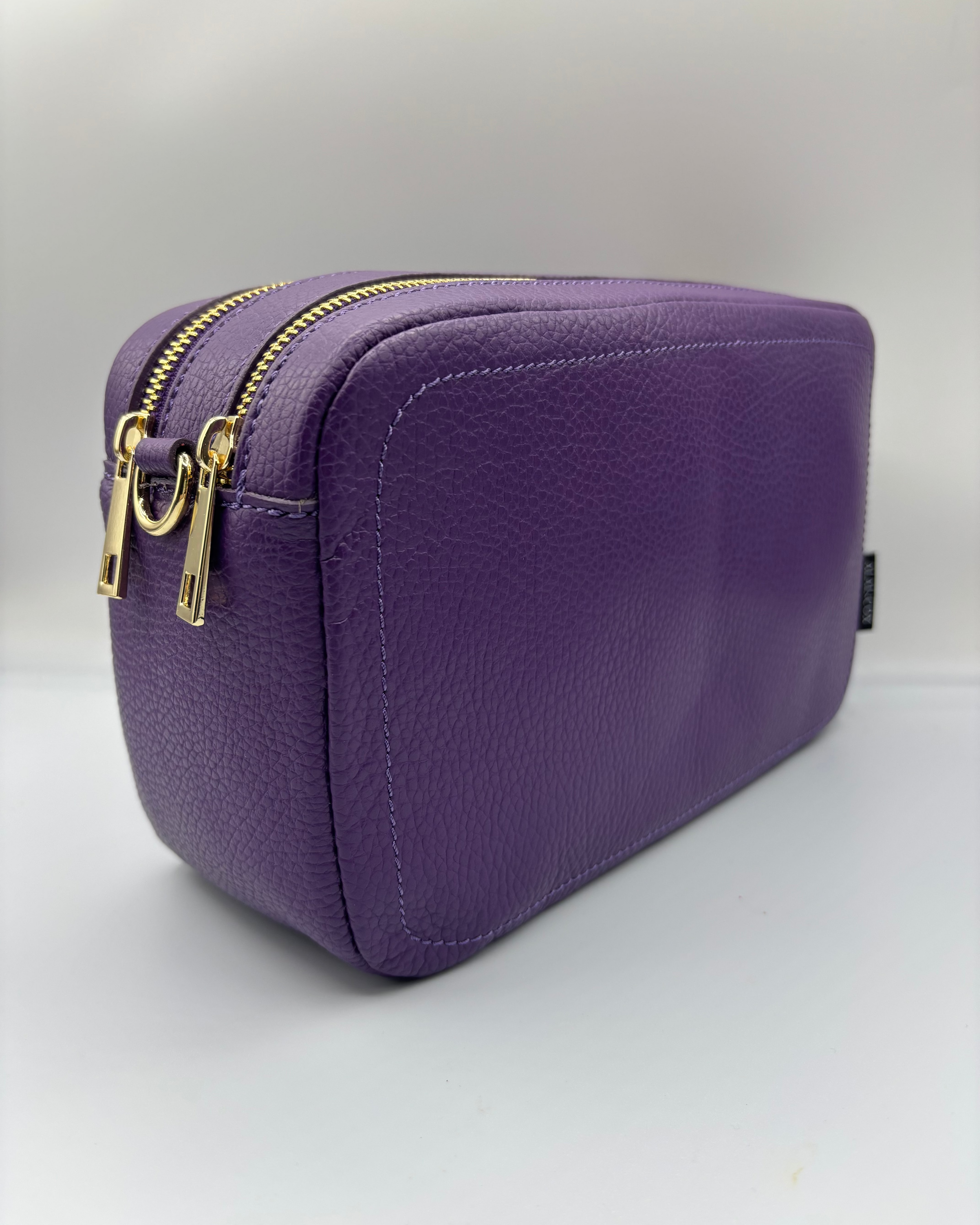 Borsa a tracolla Alaincox brand genovese modello Genova 100% vera pelle toscana martellata colore viola due zip Made in Italy